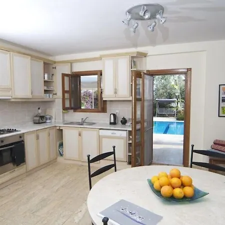 Luxury Spacious, Very Private With Own Pool And Sea Views
